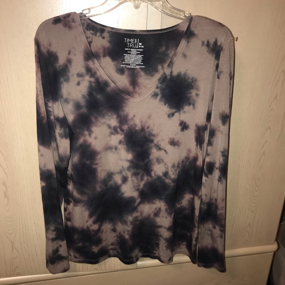 TIE DYE BLACK AND TAN VNECK SOFT LONG SLEEVE SHIRT